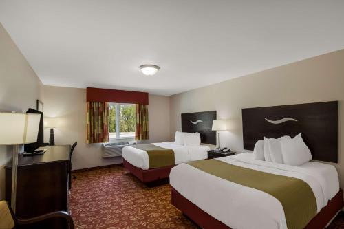 2 queen beds