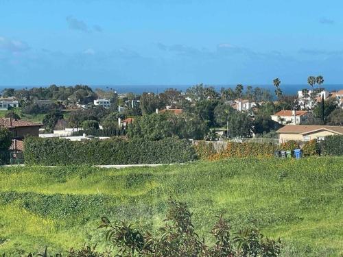 Malibu Coastal Romantic Getaway, Beach & Hike Nearby