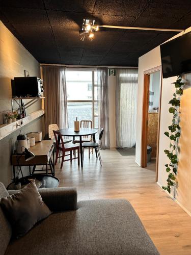 The Little Guesthouse Downtown - Keflavik Airport 2