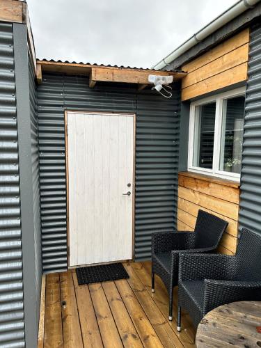 The Little Guesthouse Downtown - Keflavik Airport 5