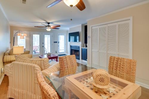 Coastal Vacation Rental - 2 Mi to Huntington Beach in Myrtle Beach, USA