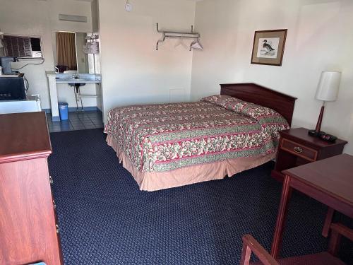 CRYSTAL MOTEL - image 13
