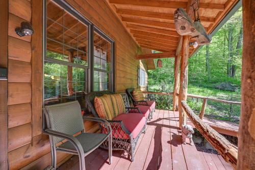 Enchanting Cabin with Mother-In-Law Suite Mtn Views