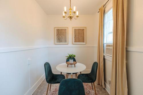 Létesítmények, Historic Revival King Bed Midtown Memphis 66 Fast WiFi Free Parking Yes Pets near Brooks Művészeti Múzeum