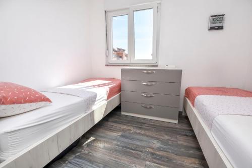 Two-Bedroom Apartment with Terrace image 8