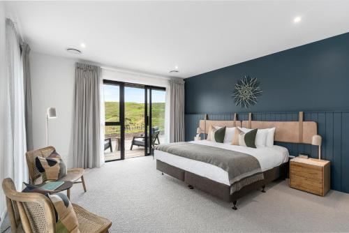 Port Waikato Hotels