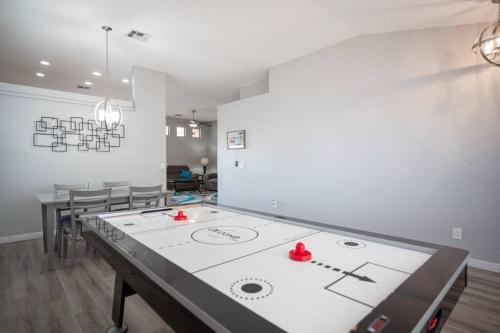 Gorgeous Las Vegas home with RV parking, Las Vegas (Foto 10)