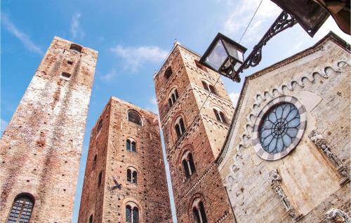 Amazing apartment in Genova with WiFi and 2 Bedrooms