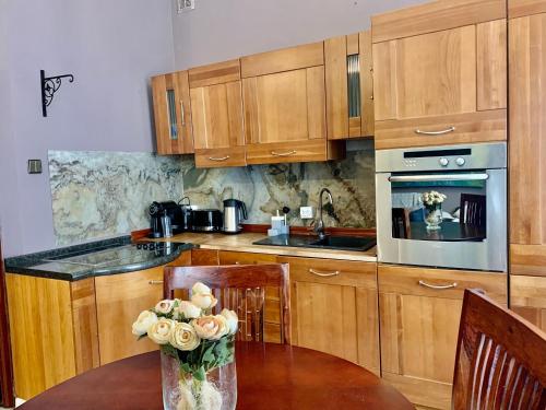 Barbican Heritage Apartment In The Heart Of Old Town 2 Bedrooms, Varšava (fotografie 8)