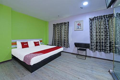Guestroom, ORANGE HOTEL - KUALA PILAH in Kuala Pilah