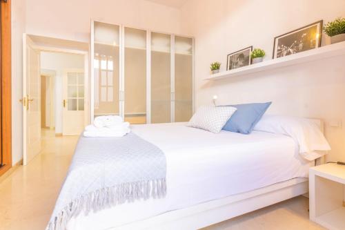 One-Bedroom Apartment image 8