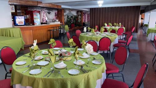 餐廳, NEW HOTEL CRUZ DEL SUR in 康塞普西翁
