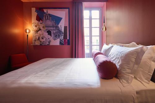 73 Boutique Hotel - image 2