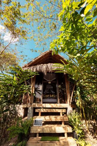 Inigtan Lio Bamboo Cottages