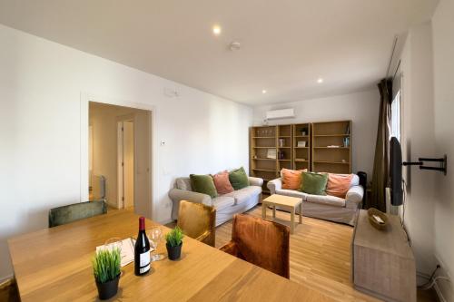 AinB Barcelona Sants Apartments