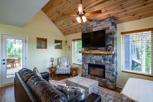 First Love Hot Tub Grill Fireplace photo 3