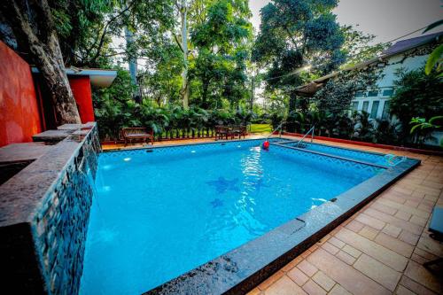 Swimming pool, Hotel Malas in Panchgani