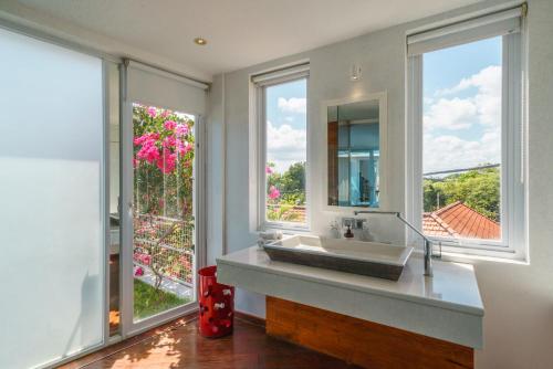 Four-Bedroom Villa with Private Pool image 10