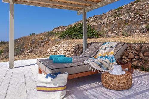 Syros Grace eco-Villa with Jacuzzi & Stuning Views