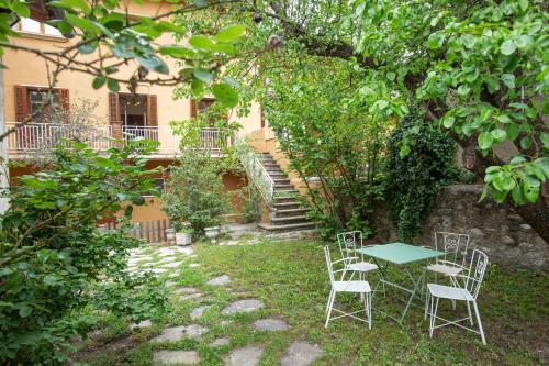 Kert, El Jardí de Can Prat (El Jardi de Can Prat) in Ripoll