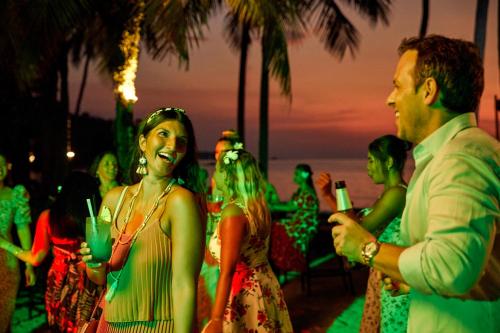 456998437 ROBINSON KHAO LAK