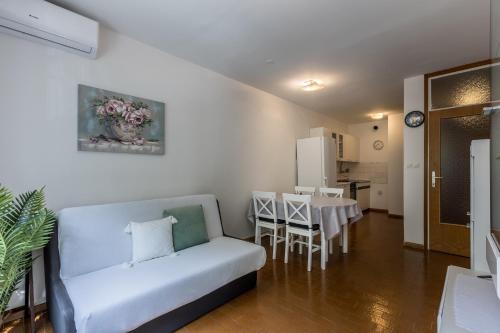 Apartment Gordana - image 10