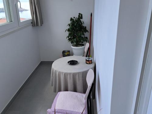 Apartment with Sea View image 10