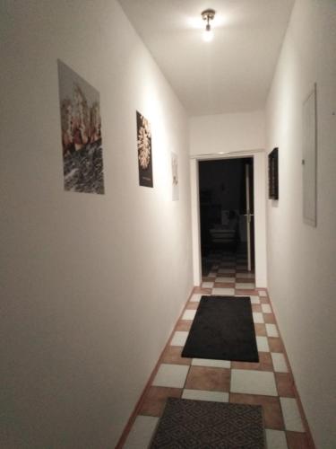 Studiowohnung, Neu renoviert, zentrale Lage - Apartment - Saarlouis