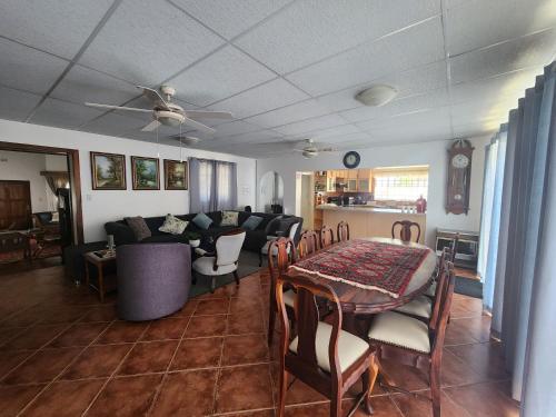 Létesítmények, DE JAGTER'S NEST in Otavi