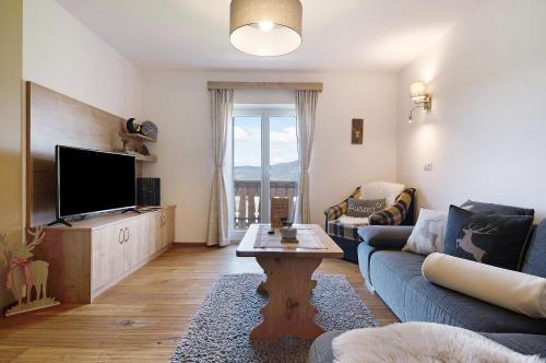 Two-Bedroom Deluxe Apartment with Garden View