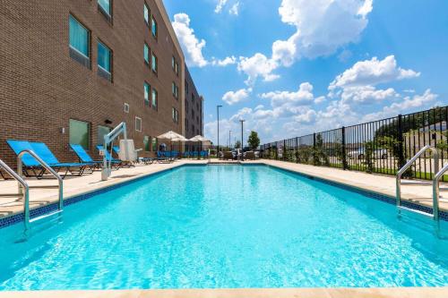 La Quinta Inn & Suites by Wyndham Round Rock near Kalahari in Round Rock, USA
