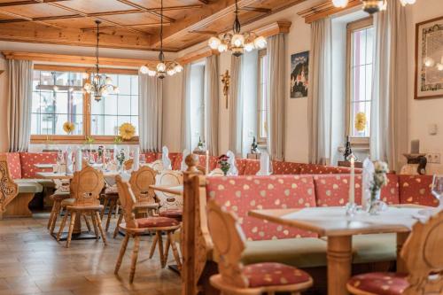 Étterem, Gasthof Krone in Kinding