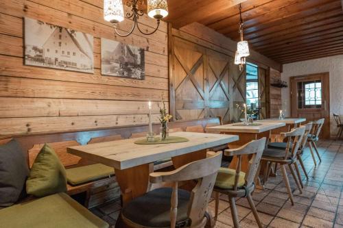 Étterem, Gasthof Krone in Kinding