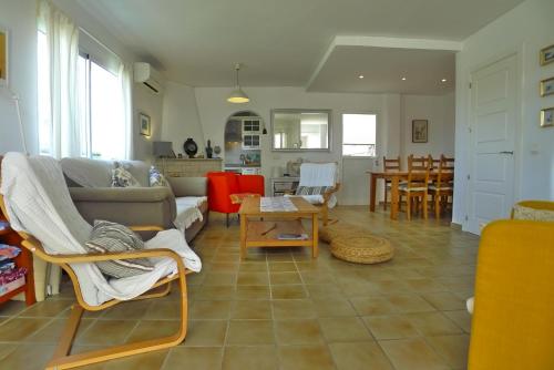 Casa Vista Bella - Sleeps 9 - image 5