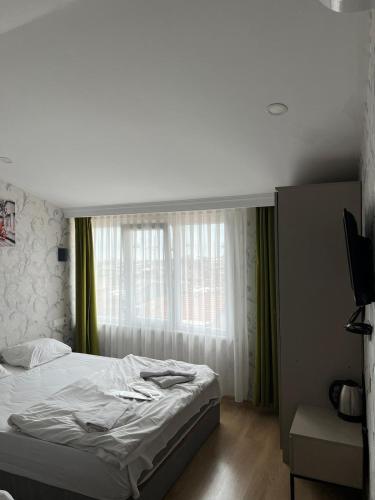 Standard Quadruple Room image 7