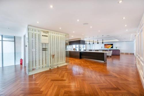 Ultra Luxury Penthouse, London - Close Wimbledon - Apartment - London