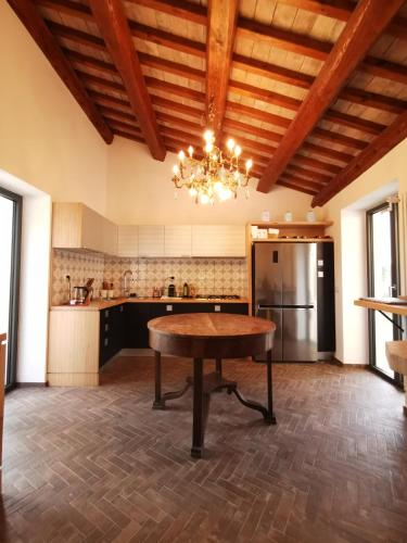 Konyha, Villa Esclusiva 7 Camere con Piscina 40min da Roma in Canale Monterano