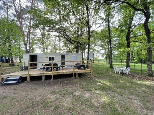 Charmant Mobile Home en foret in Braize