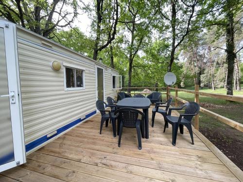 Charmant Mobile Home en foret in Braize