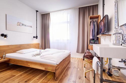 Hotel am Chlodwigplatz - image 6