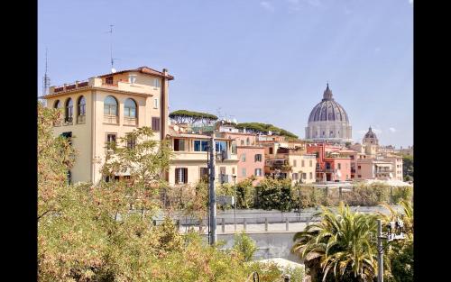 Charming mini apartment near Vatican with parking, Rzym
