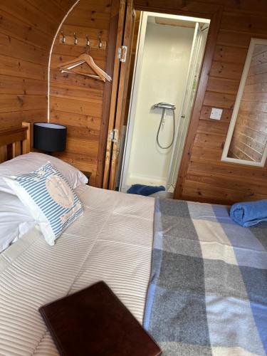 Sea and Mountain View Luxury Glamping Pods Heated in Holyhead