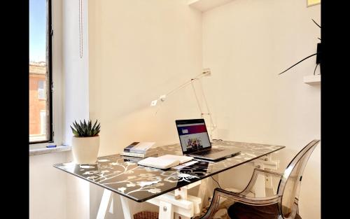 Charming mini apartment near Vatican with parking, Rome (photo 8)