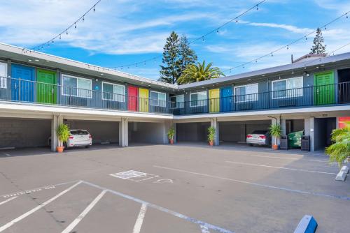 Broadway Motel - image 14