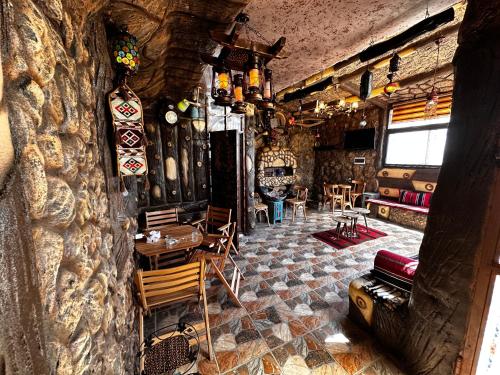 Tesis özellikleri, Petra Dad Farm (PDF) in Wadi Musa