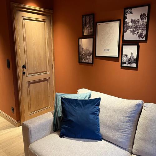 Deluxe King Room image 1