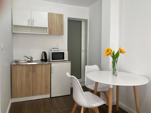 Apartments Veselinka - image 9