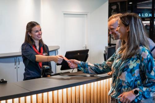 Lobby, Alpine Hotel by SnowWorld near Cafe de Kroniek