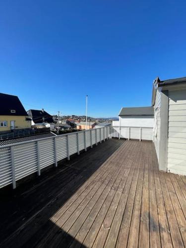 Lovely 2 bedroom apartmen with free parking in Flesland