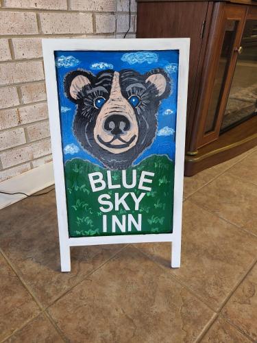 Blue Sky Inn- Veteran Owned, New Breakfast Area, Rennovated Rooms, 5 plus acres for you and your pet to roam, NEW Fire Pit